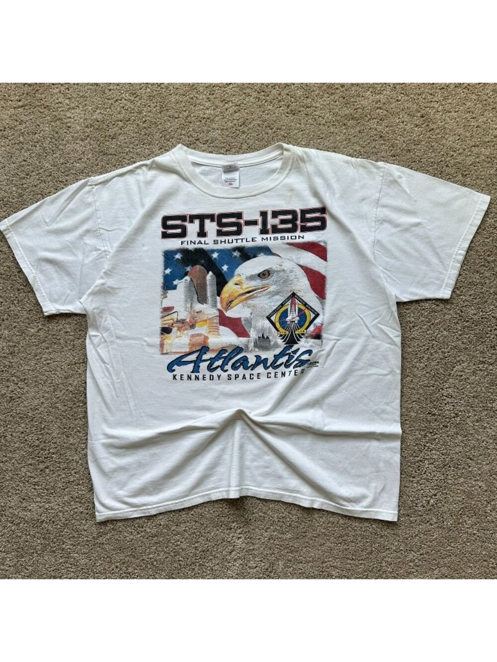 Vintage Y2K NASA Atlantis Space Shuttle Launch T-Shirt White XL STS-135 USA